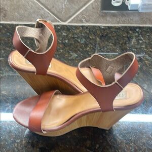 Steve Madden Tan Cream Wedges‎ with Ankle Straps